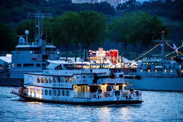 Dinner Cruise Vessels